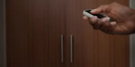 Circuit Breakers S01E03