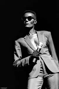 Grace Jones, Living my life