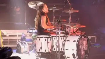 Shinedown - Somewhere In The Stratosphere (2011) [2DVD+2CD]