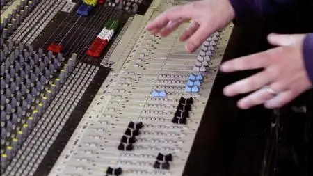 Learn How to Mix Front of House for Live Bands