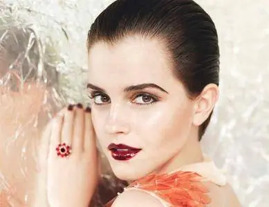 Emma Watson by Mario Testino for Vоgue US July 2011