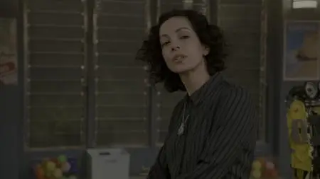 Surfside Girls S01E09