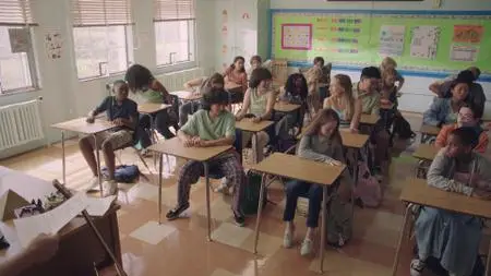 PEN15 S01E01