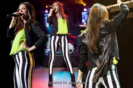 Victoria Justice - At Pacific Amphitheatre in Costa Mesa, California August 2, 2012