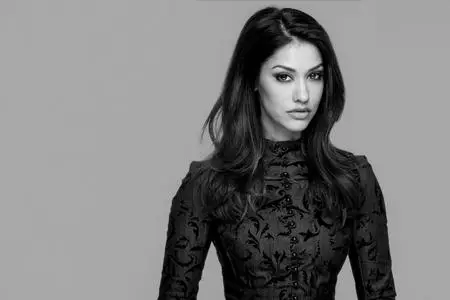 Janina Gavankar by Manfred Baumann