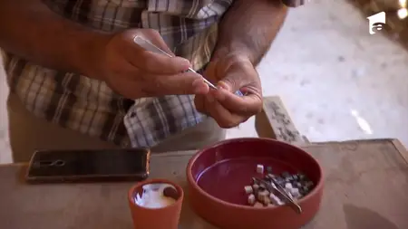 Press S04E32