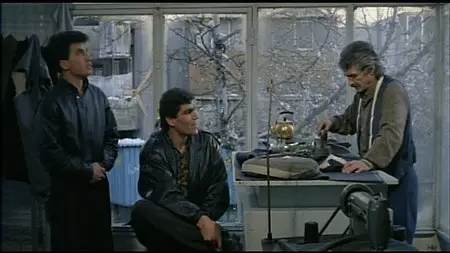 Nun va Goldoon / A Moment of Innocence (1996)
