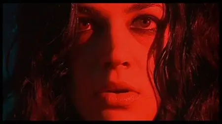 Scarlet Diva (2000)