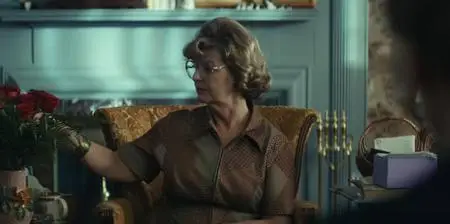 Mrs. America S01E06