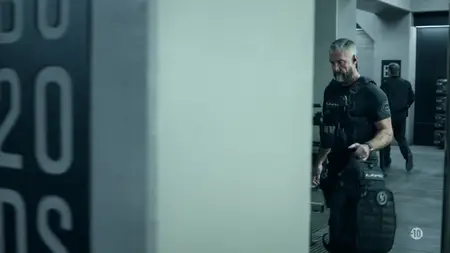 S.W.A.T. S08E06