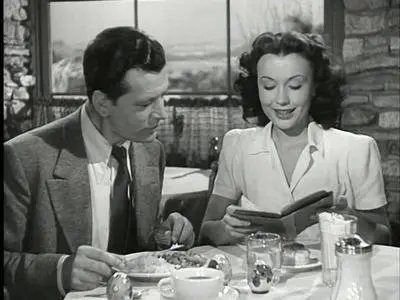 Escape in the Desert (1945)