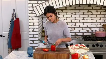 Selena + Chef S02E02