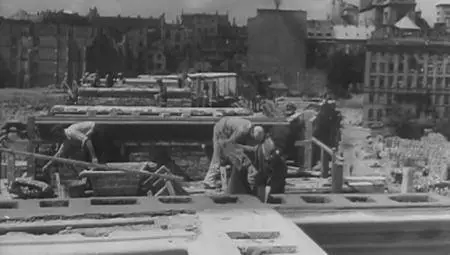 BBC Dan Cruickshank - Resurrecting History: Warsaw (2015)