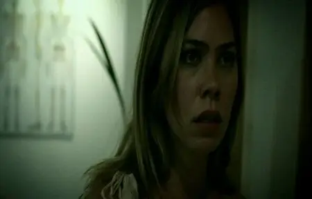 Julie (2011)