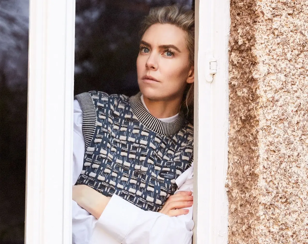 Vanessa Kirby by Josh Shinner for Harper’s BAZAAR UK April 2021 / AvaxHome