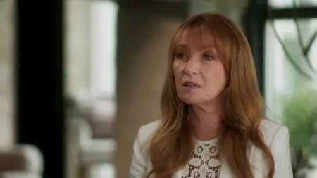 Relative Secrets S01E01