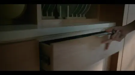 The Hunting Wives S01E04