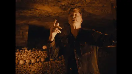 Queens of the Stone Age: Alive in the Catacombs (2025) + [Extras]