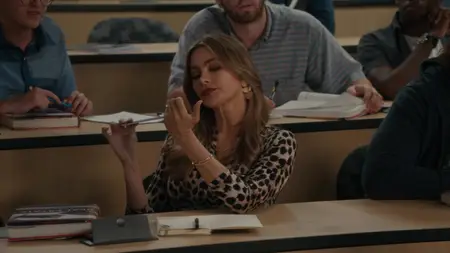 Modern Family S11E02