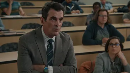 Modern Family S11E02