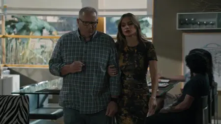 Modern Family S11E03