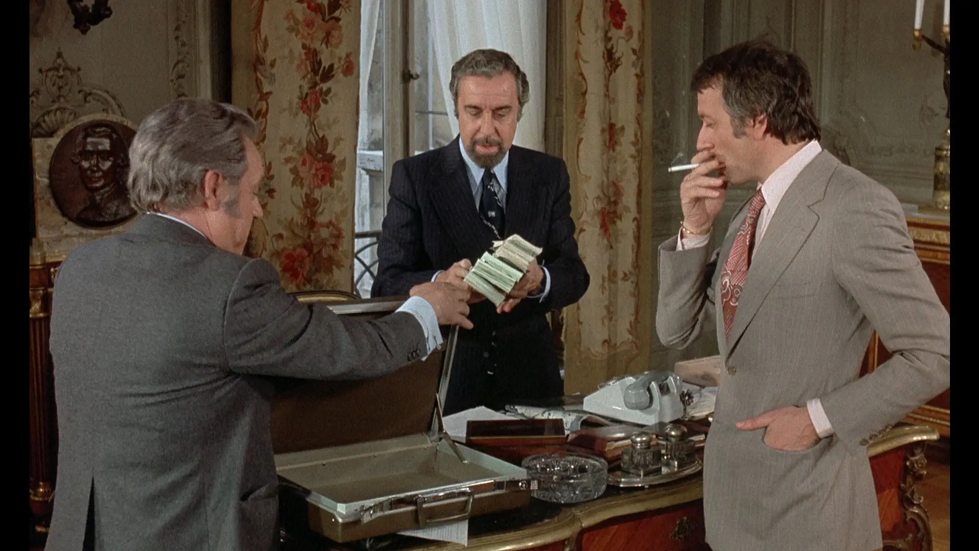 Le Charme Discret De La Bourgeoisie Replay The Discreet Charm of the Bourgeoisie / Le charme discret de la