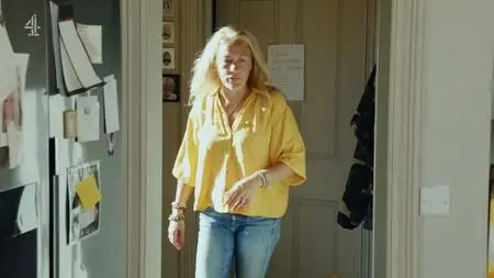 CH4. - Sarah Beeny vs Cancer (2023)