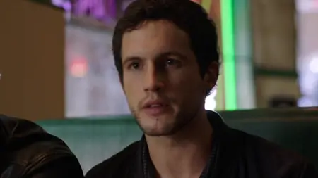 Imposters S01E08