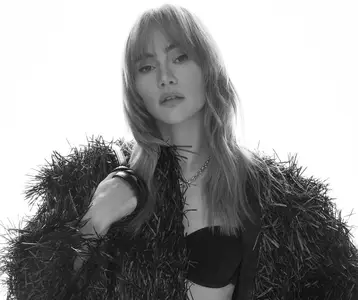 Suki Waterhouse by JuanKr for ELLE Spain March & ELLE Japan May 2025
