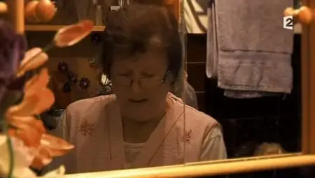 (Fr2) Profession femme de ménage (2011)