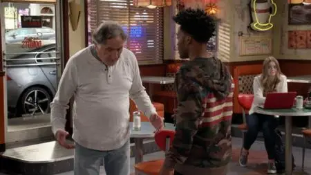 Superior Donuts S01E09