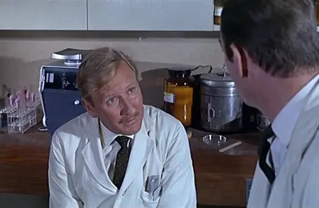 Doctor in Clover (1966) + Commentary