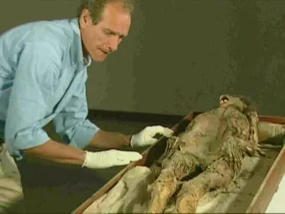 Discovery Channel - Pyramids, Mummies and Tombs (2002)