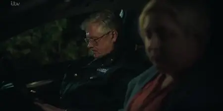 Holding S01E02