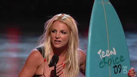 Miley Cyrus presents Britney Spears With The Ultimate Choice Award