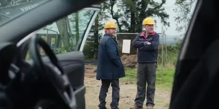 Holding S01E01