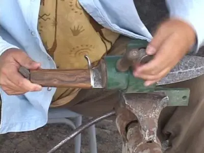 Knifemaking unplugged (2007)