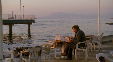 Uzak (2002)