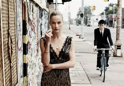 Carolyn Murphy by Max Vadukul for Elle US September 2014