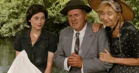 La fille du puisatier (2011)
