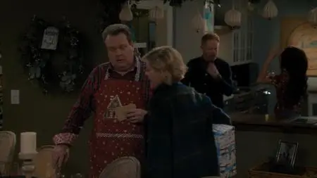 Modern Family S11E09