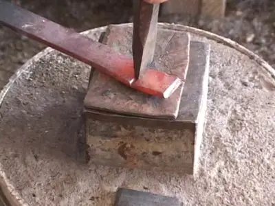 Knifemaking unplugged (2007)