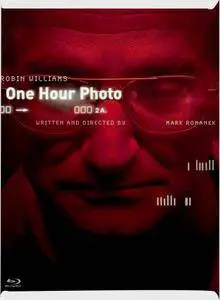 One Hour Photo (2002) + Extras [w/Commentary]