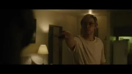 Dahmer – Monster: The Jeffrey Dahmer Story S01E01