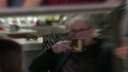 Modern Family S09E19