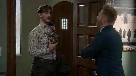 Modern Family S09E10
