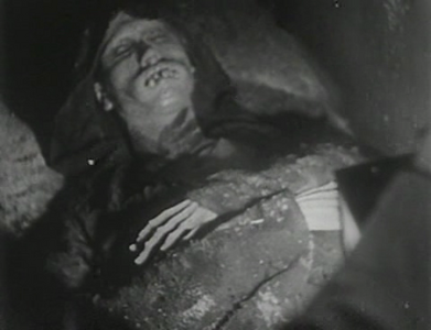 El fantasma del convento (1934) aka The Phantom of the Convent