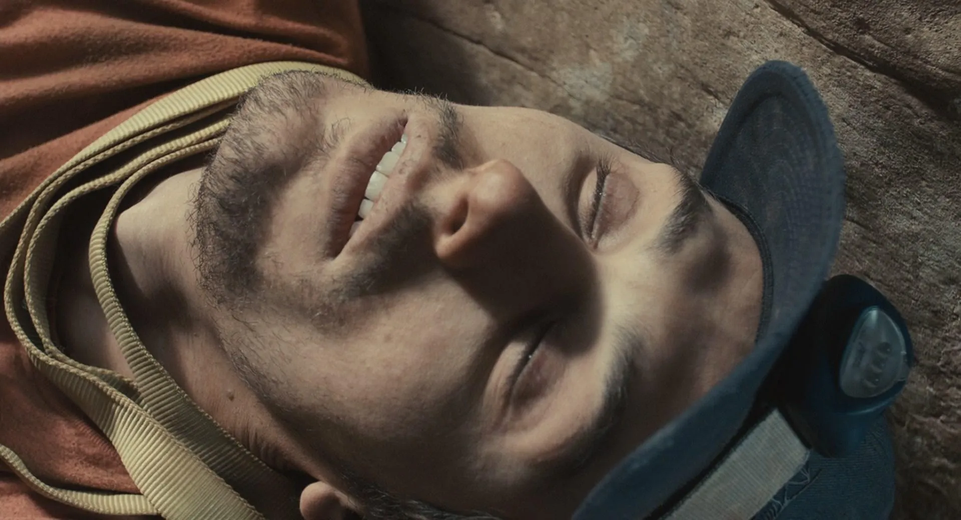 127 Hours (2010)