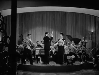 The Heat's On (1943)