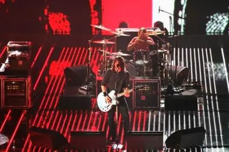 Foo Fighters - The Pretender (Live in Munich - 2007 EMA's) 1080i